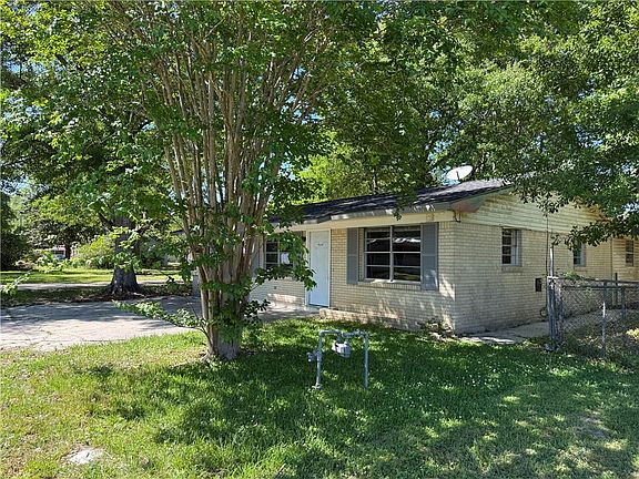 3rd image of 39449 Magnolia St