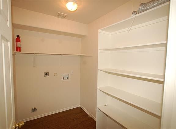 3rd image of 238 Clarence Ct