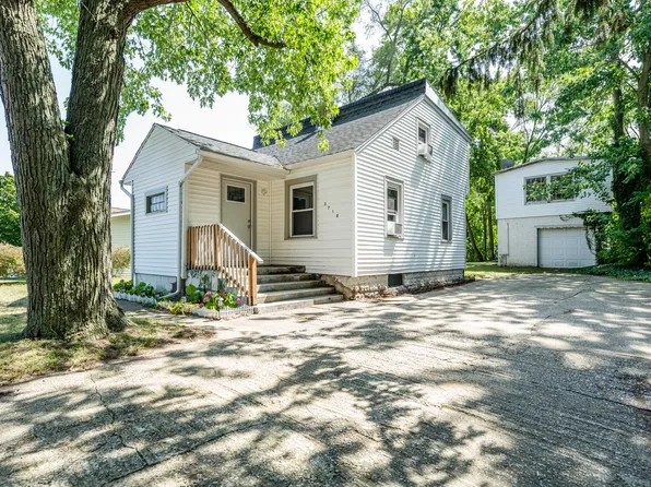 3718 Lake St, Bridgman, MI 49106