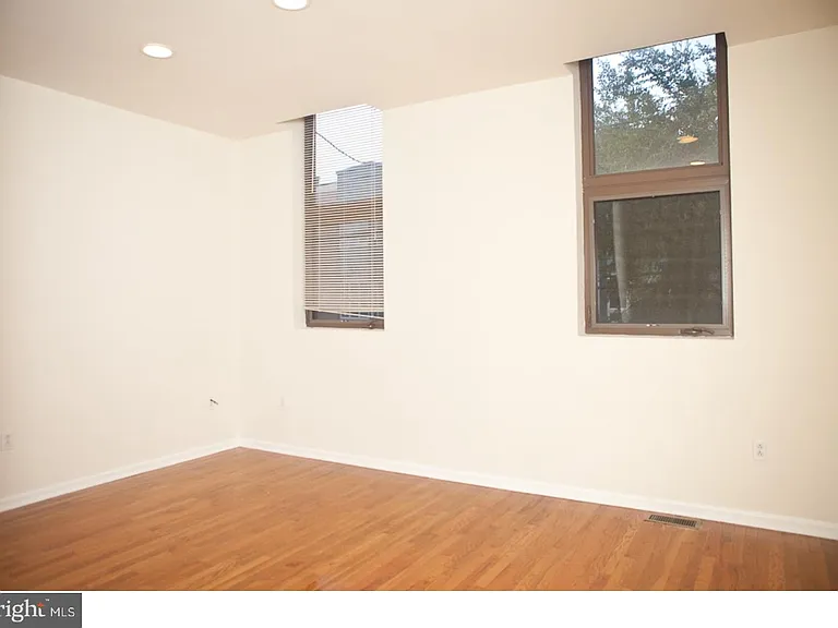 1531 Poplar St #1 — Photo 12