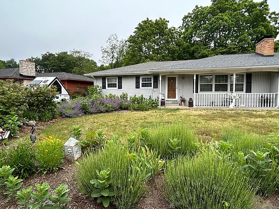 2nd image of 1015 Orchard Ave