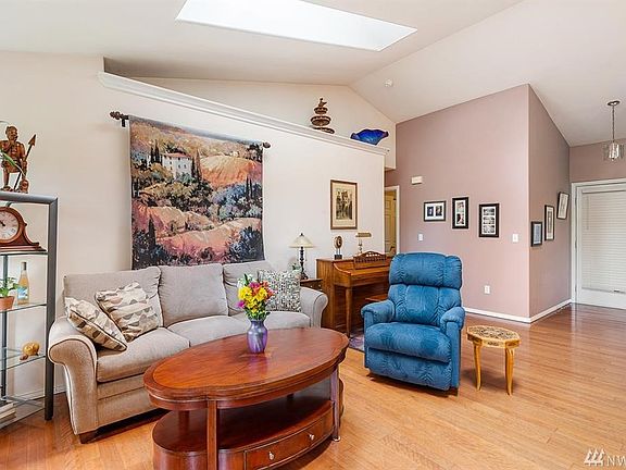 5th image of 5022 Country Club Way SE