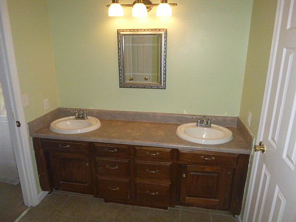 4th image of 7014 Northgate Dr