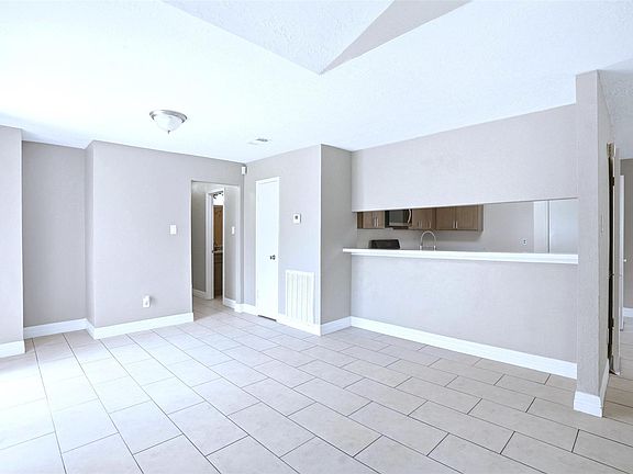 4th image of 7502 Addicks Clodine Rd
