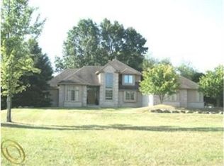 232 Lena Hill Dr, Leonard, MI