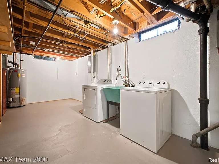 31906 Cambridge St — Photo 29