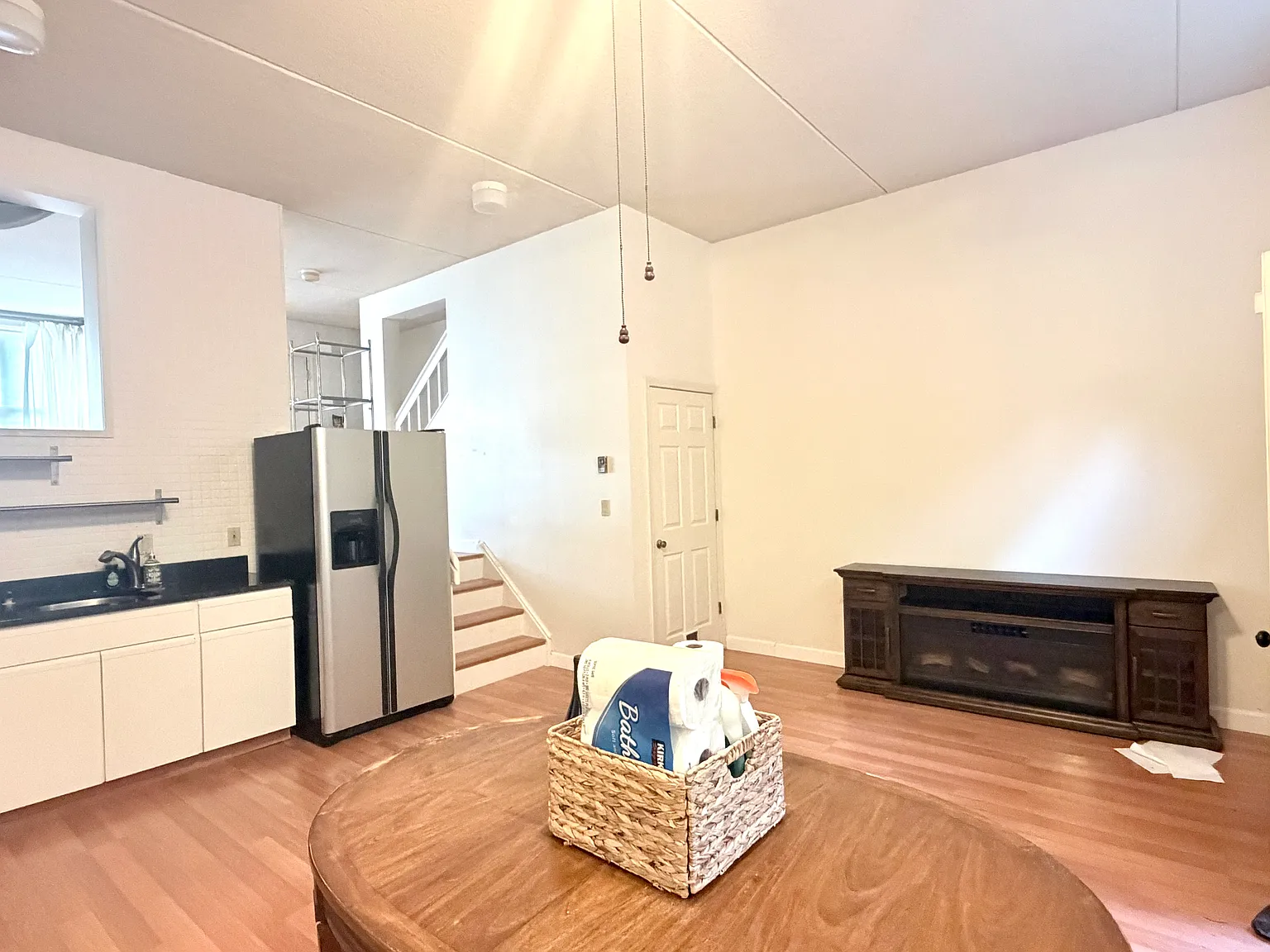 2 bed, 1028 sqft, $3,000 — Photo 3