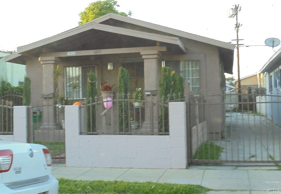 1st image of 1023 W 66th St