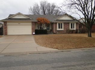 9411 E Parkmont St, Wichita, KS 67207