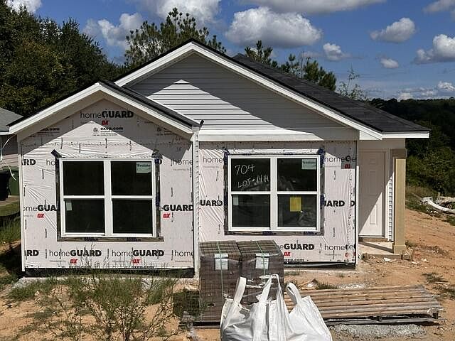 1st image of 704 Crestline Dr