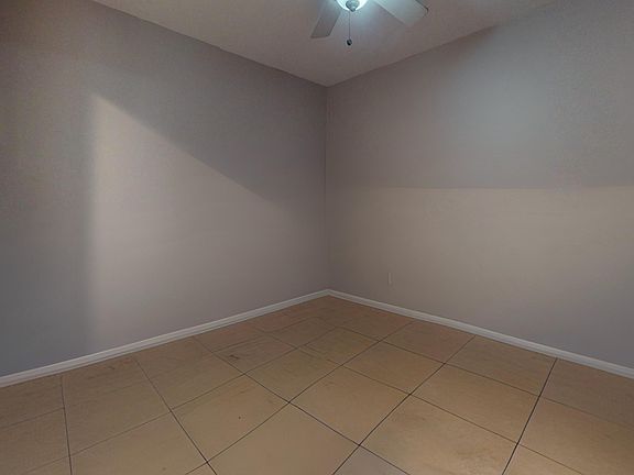 4th image of 2449 32nd St #1