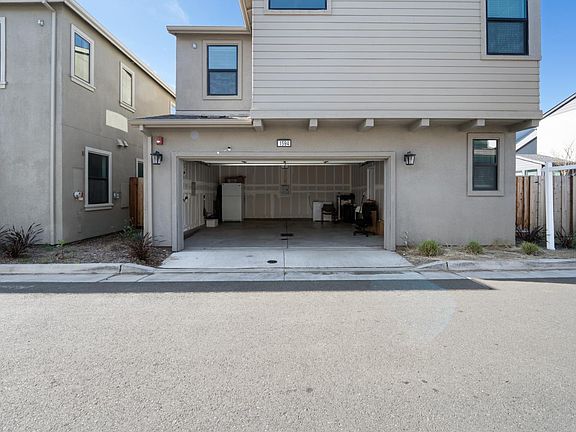 3rd image of 1594 Waterside Lane
