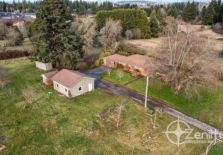 4508 NE 174th St — Photo 42