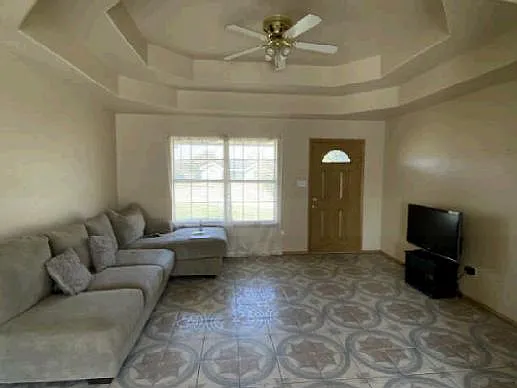 831 Daffodil Dr — Photo 5