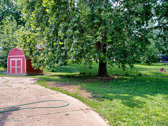 4th image of 2926 Chimney Rock Ln