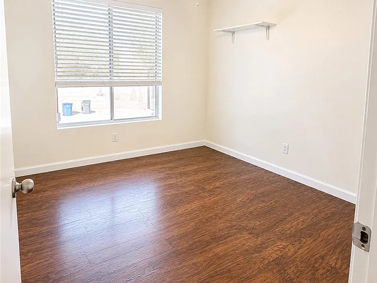 9056 Trumpet Ct — Photo 20