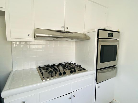 3rd image of 1636 N Fuller Ave #3C
