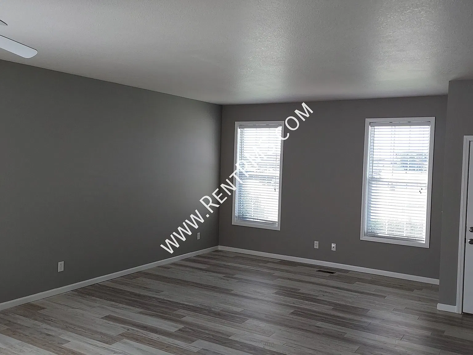 Luxury Senior Living - 2902 Se Walnut Dr - 2 Bed/1 Bath — Photo 3