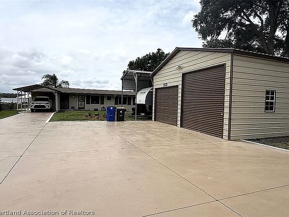 2nd image of 1806 Lake Clay Dr