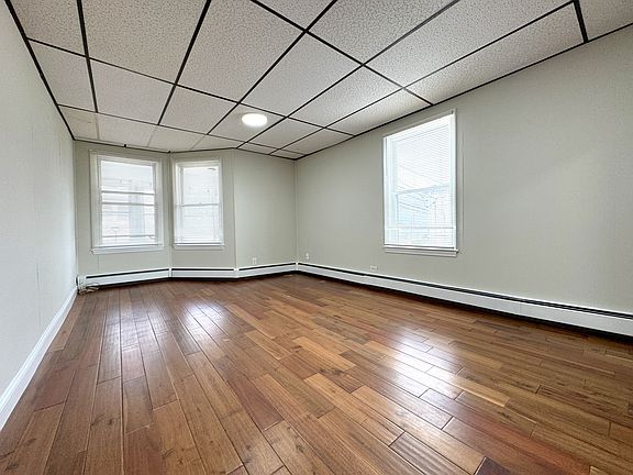 2nd image of 1005 Winthrop Ave #2