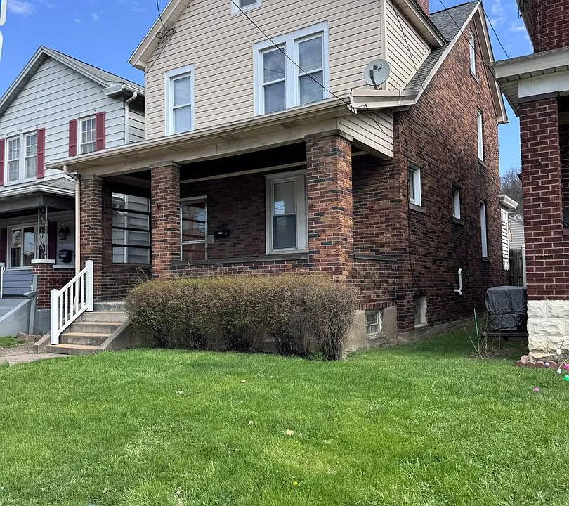 3211 Walnut St