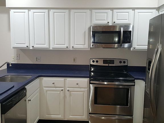 5th image of 1008 Oyster Cove Dr