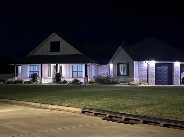 2735 Woodlawn Ct, Shawnee, OK 74804