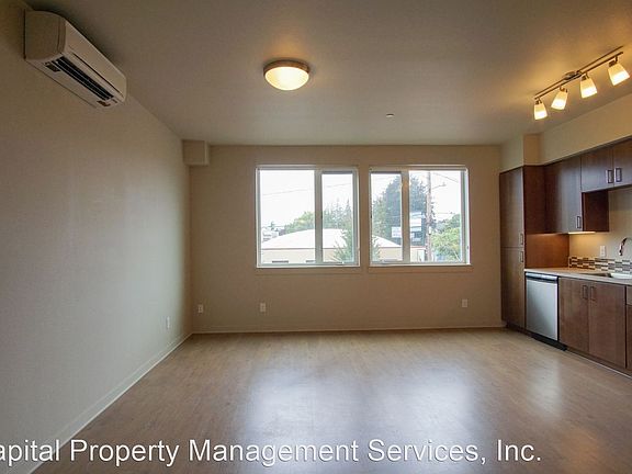 3rd image of 2250 NE Glisan St #402