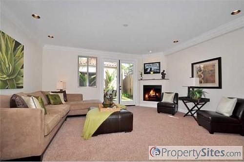4th image of 1058 Diamond St