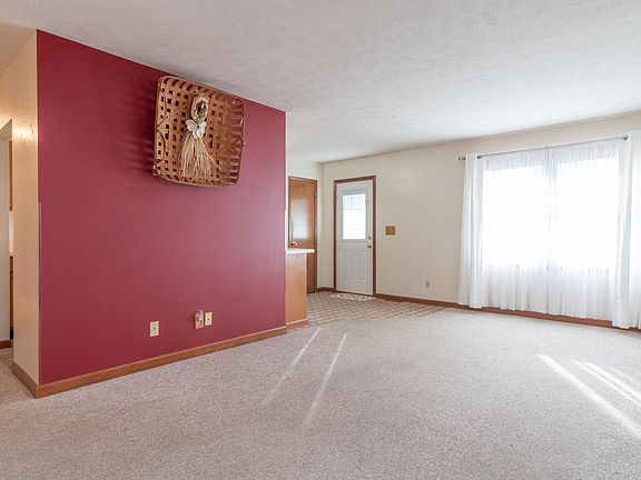 5th image of 653 Mires Ln