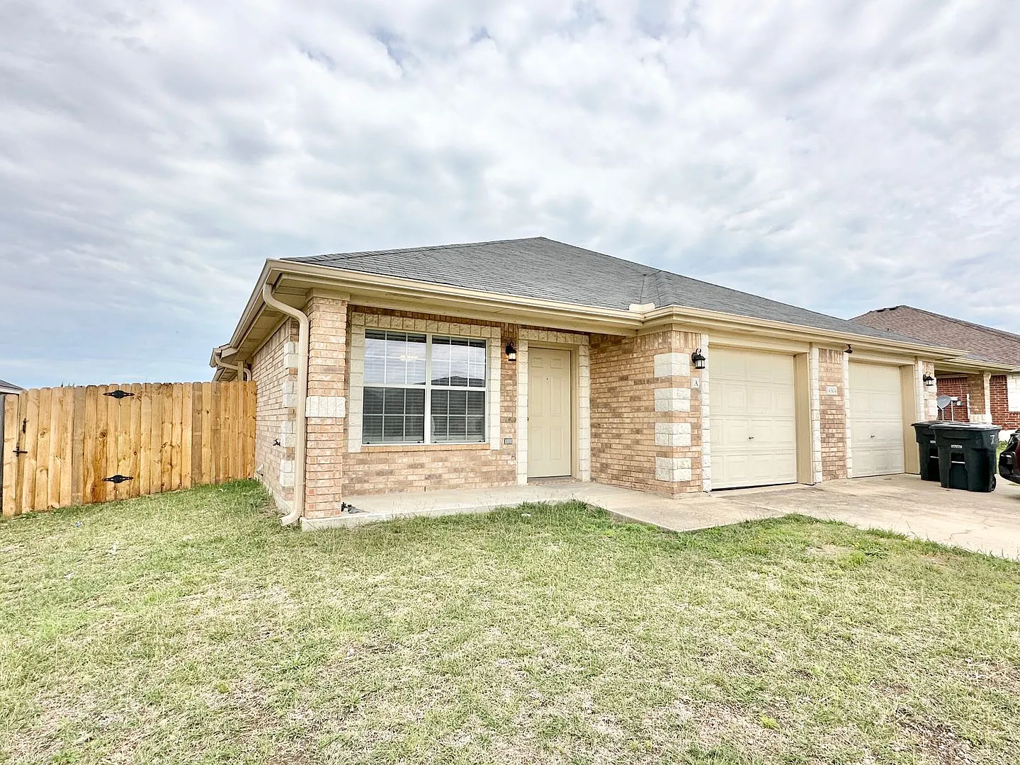 4304 Elms Run Cir — Photo 2