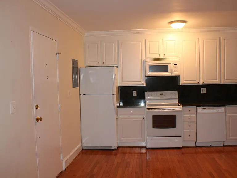 3520 W Pl NW #205 — Photo 5