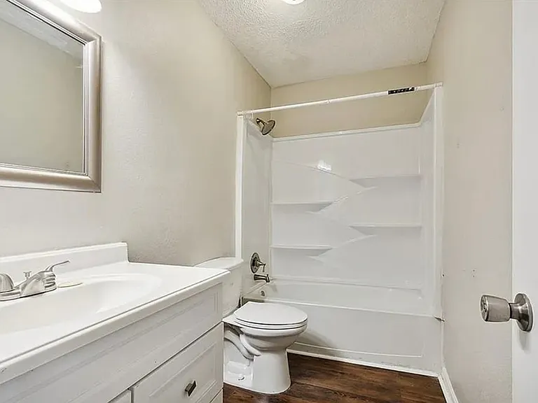 1105 Warren Dr — Photo 7