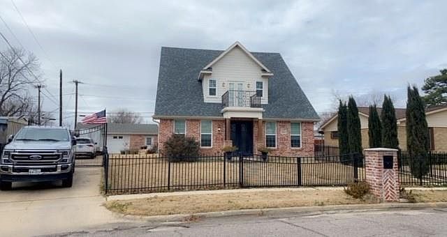 1st image of 2605 Douglas Ave