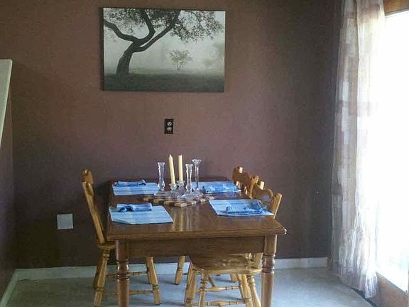 5th image of 3275 N Grove Dr