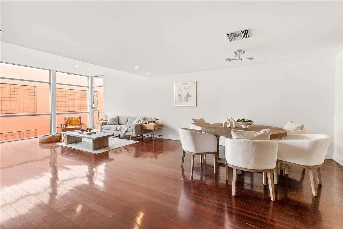 2 bed, 2.5 bath, 1450 sqft, $5,800 — Photo 2
