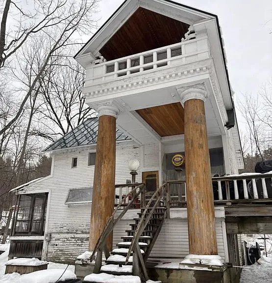 44 Brook Rd — Photo 1