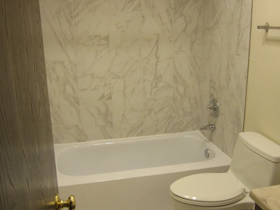 MAIN BATHROOM