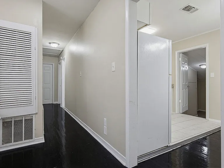 1095 Texas Pkwy — Photo 13