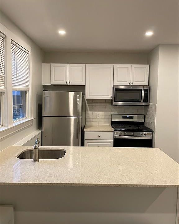 2nd image of 56 Maple Ave #1R