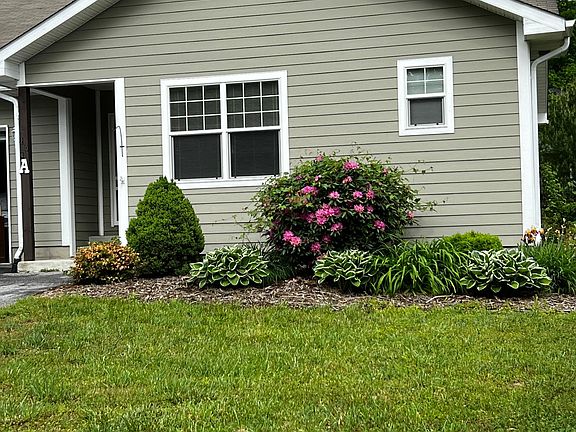3rd image of 204 Morris Ln