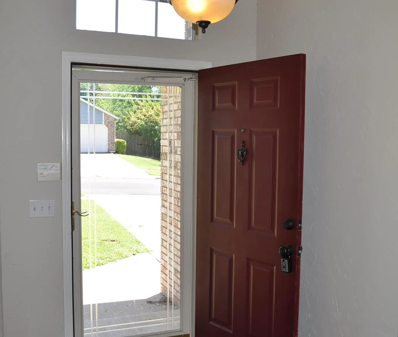 3 bed, 1856 sqft, $2,000 — Photo 3