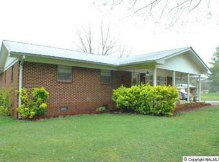 732 Ridgedale Rd, Scottsboro, AL 35768