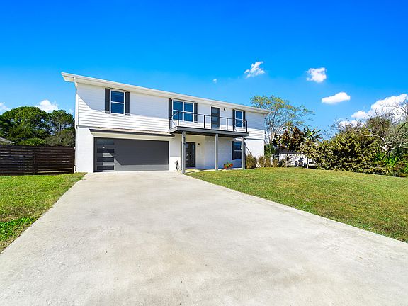 3rd image of 919 Landsdowne Drive