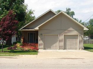 223 W Main St, Kirkland, IL