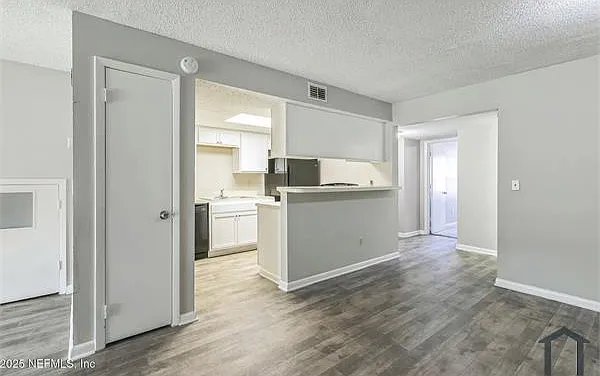 8781 Whispering Pines Dr — Photo 3