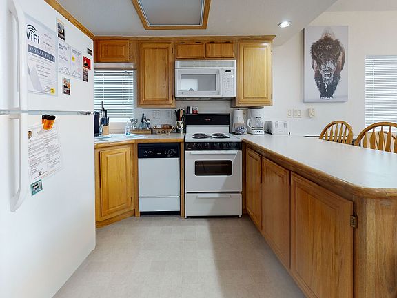 5th image of 85 Revette Dr #160
