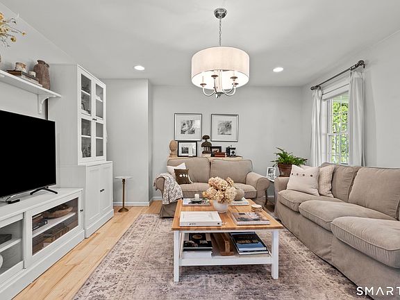 5th image of 5 Fairview Avenue