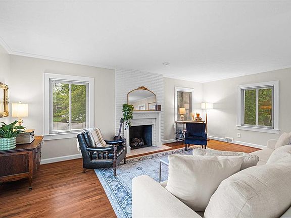 3rd image of 1202 Booth Ave