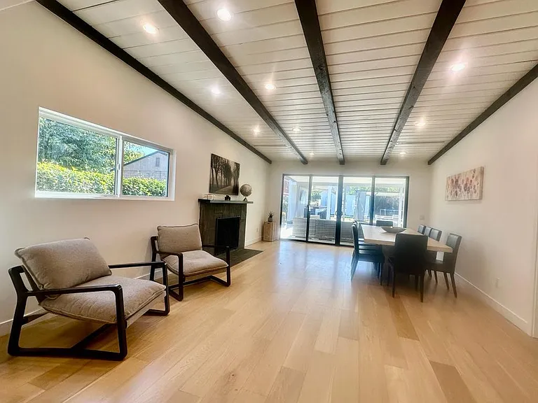 23032 Mariano St — Photo 4